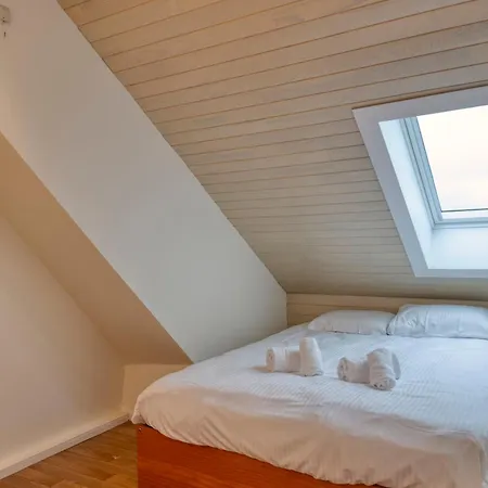 アパート Spacious Duplex With Beautiful View Near The Sea *