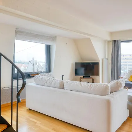 Spacious Duplex With Beautiful View Near The Sea *